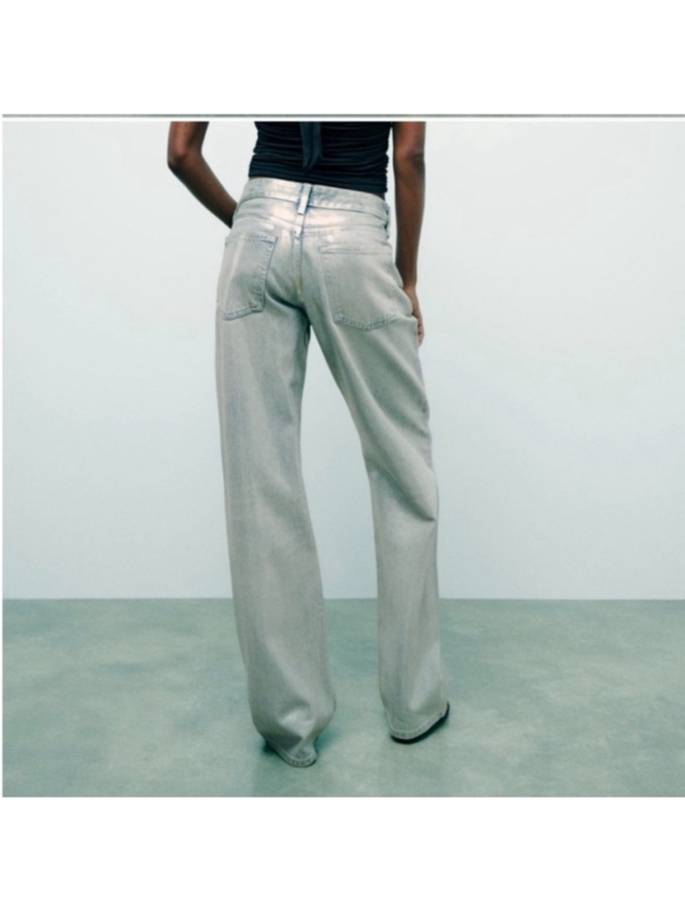 NEW! Blogger’s Favorite Zara Boho Metallic Wide Leg Jeans in Light Silver. 4. - Picture 12 of 16